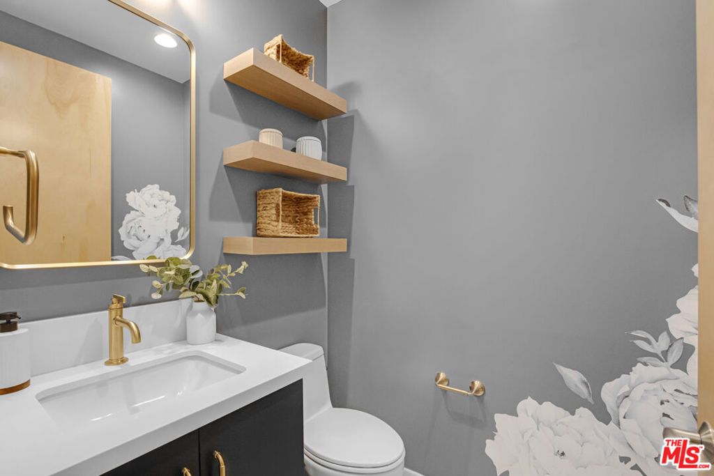 Image 13 of property listing at 5300 Playa Vista Drive 6, Playa Vista, CA 90094