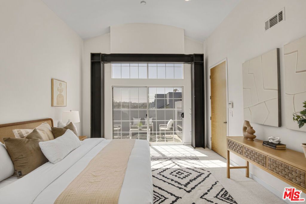 Image 19 of property listing at 5300 Playa Vista Drive 6, Playa Vista, CA 90094