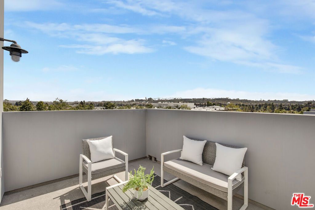 Image 20 of property listing at 5300 Playa Vista Drive 6, Playa Vista, CA 90094
