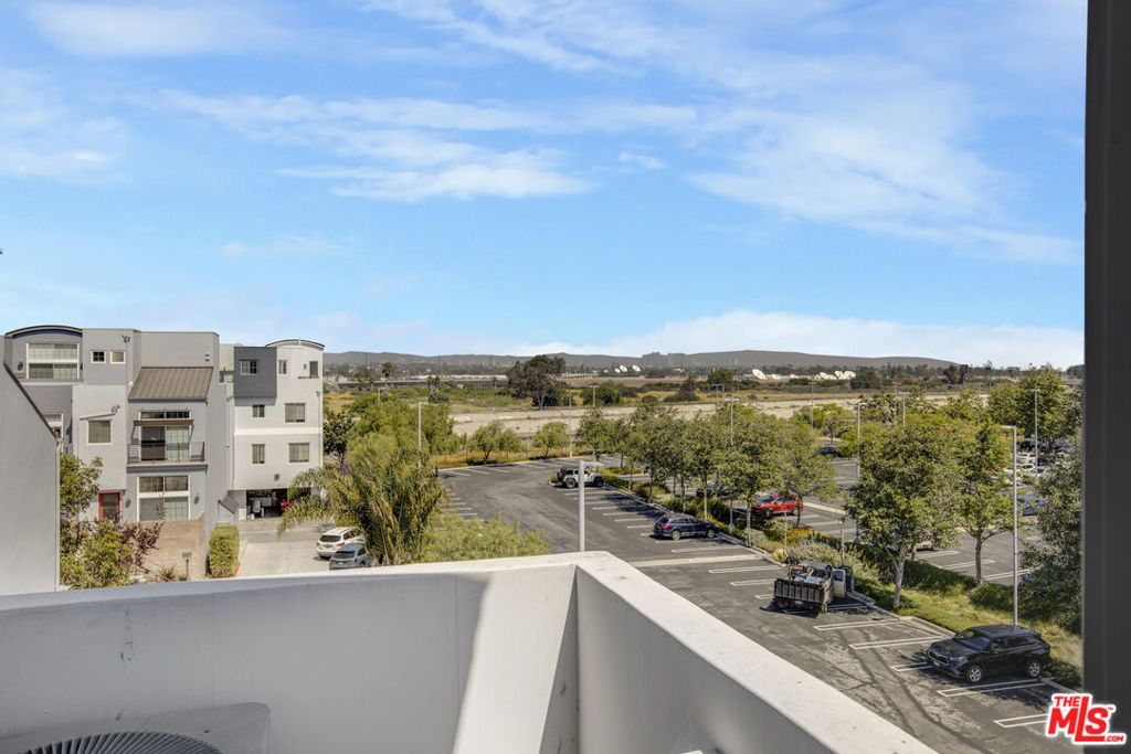 Image 22 of property listing at 5300 Playa Vista Drive 6, Playa Vista, CA 90094