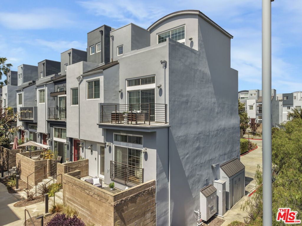 Image 34 of property listing at 5300 Playa Vista Drive 6, Playa Vista, CA 90094