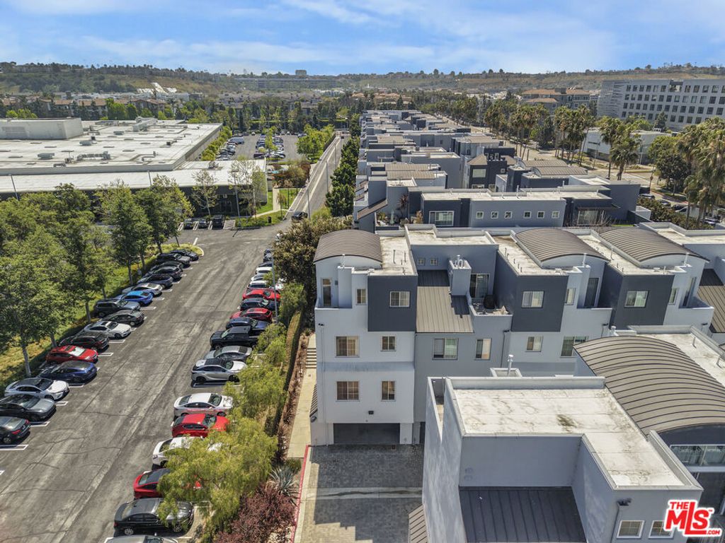 Image 38 of property listing at 5300 Playa Vista Drive 6, Playa Vista, CA 90094