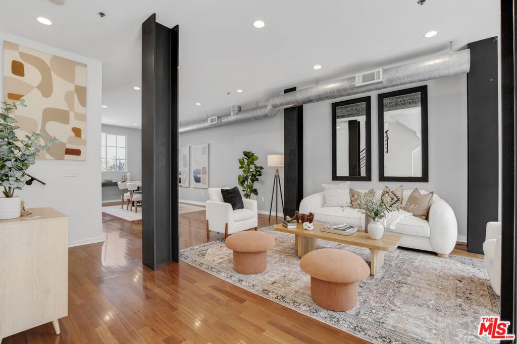 Image 4 of property listing at 5300 Playa Vista Drive 6, Playa Vista, CA 90094