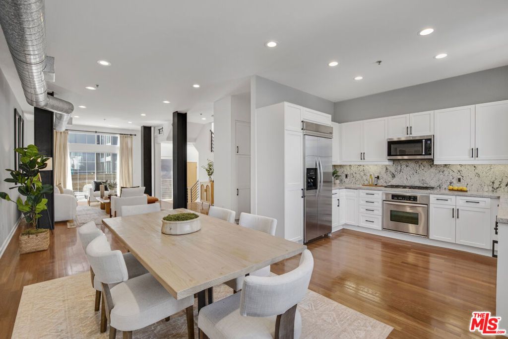 Image 9 of property listing at 5300 Playa Vista Drive 6, Playa Vista, CA 90094