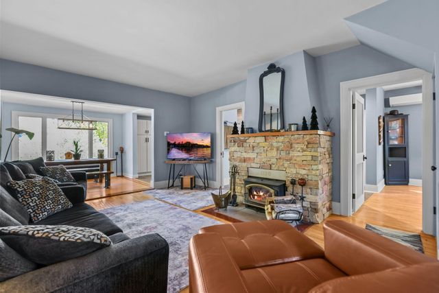 1120 Summit Avenue, Mahtomedi, MN 55115
