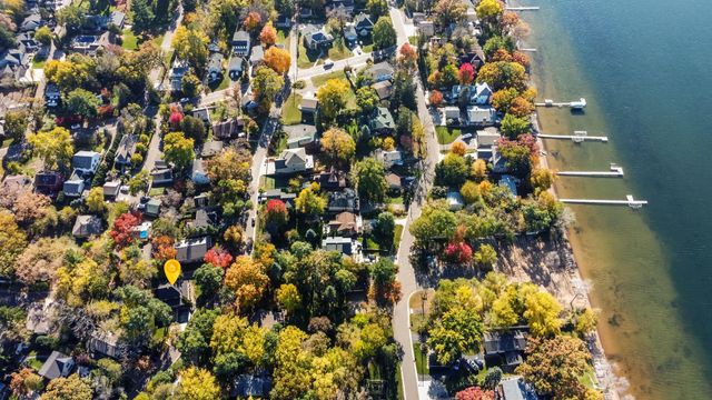 1120 Summit Avenue, Mahtomedi, MN 55115