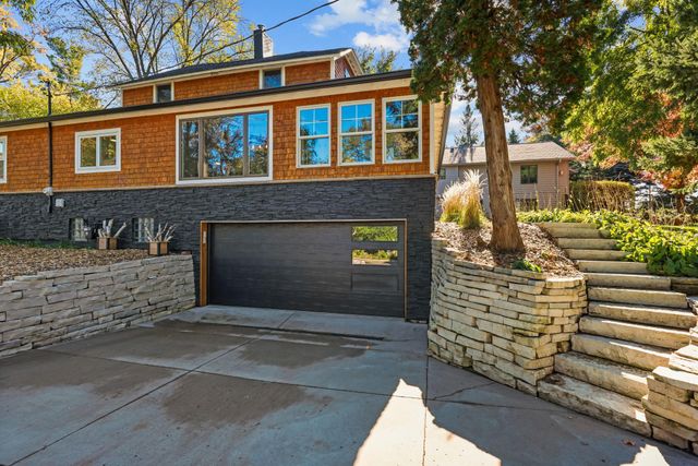 1120 Summit Avenue, Mahtomedi, MN 55115