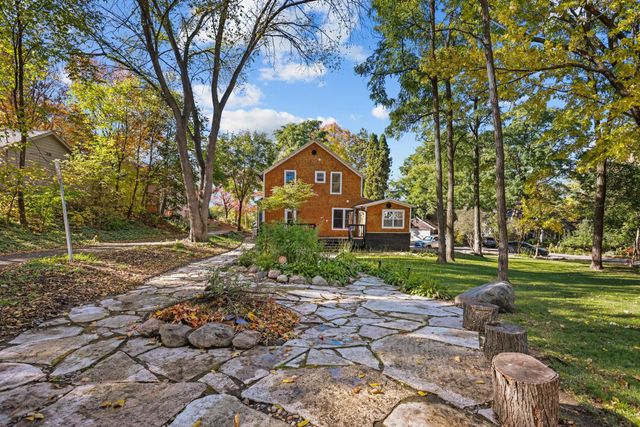 1120 Summit Avenue, Mahtomedi, MN 55115