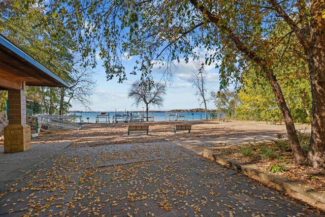 1120 Summit Avenue, Mahtomedi, MN 55115