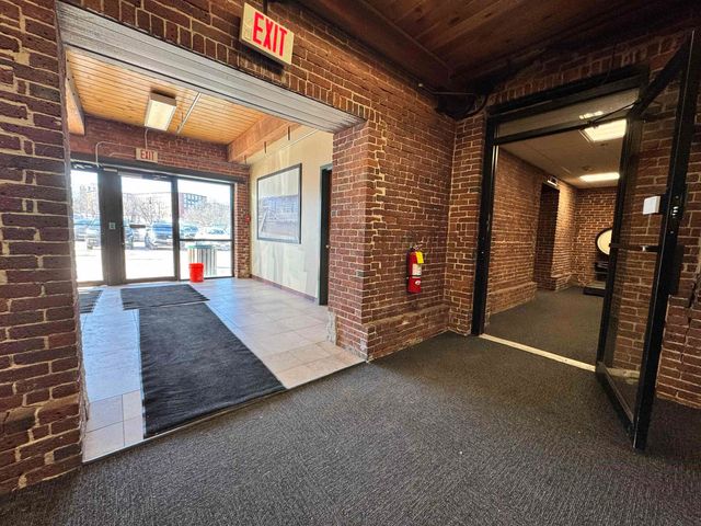 500 NORTH COMMERCIAL Street # 302B, Manchester, NH 03101