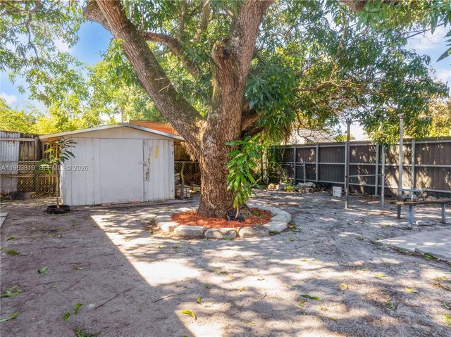 12210 NW 10th Ave, North Miami, FL 33168