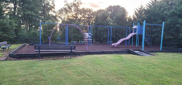 2 Shoreside Dr, Smithville, TN 37166
