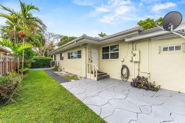 501 Lawn Way, Miami Springs, FL 33166