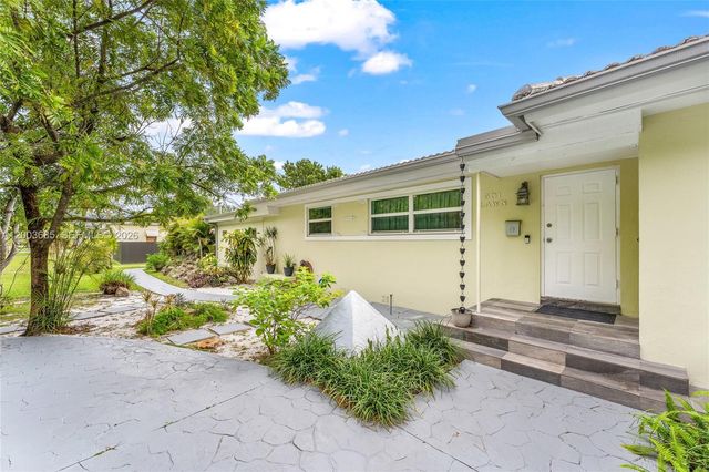 501 Lawn Way, Miami Springs, FL 33166