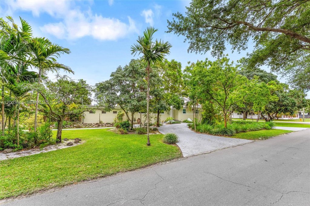 501 Lawn Way, Miami Springs, FL 33166