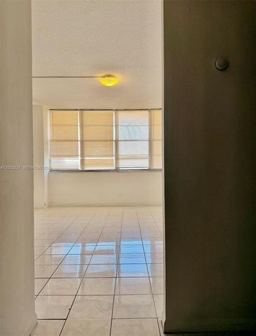 2025 NE 164th St 706, North Miami Beach, FL 33162