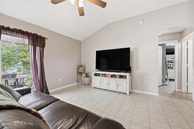 2700 CREEKFRONT Drive, Green Cove Springs, FL 32043