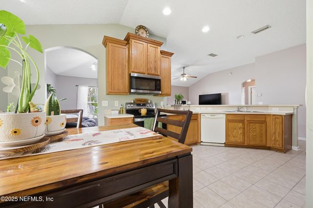 2700 CREEKFRONT Drive, Green Cove Springs, FL 32043