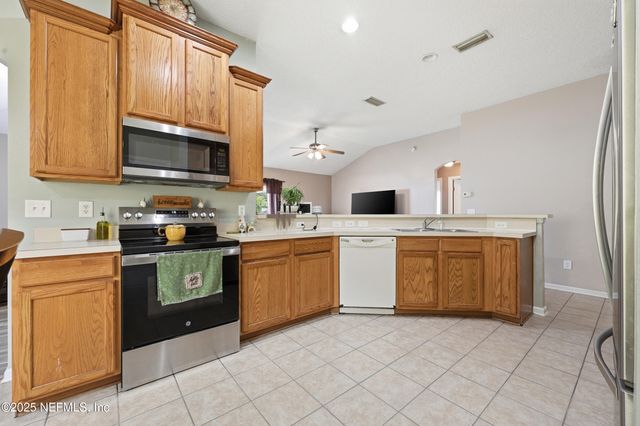 2700 CREEKFRONT Drive, Green Cove Springs, FL 32043