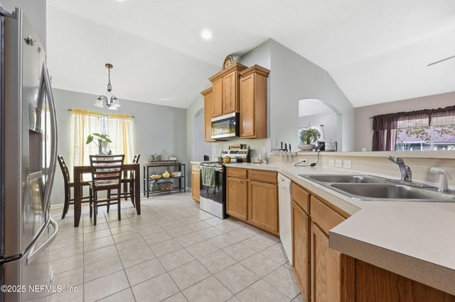 2700 CREEKFRONT Drive, Green Cove Springs, FL 32043