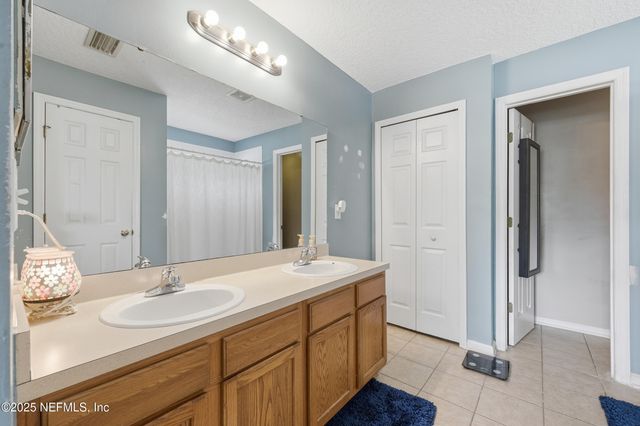 2700 CREEKFRONT Drive, Green Cove Springs, FL 32043