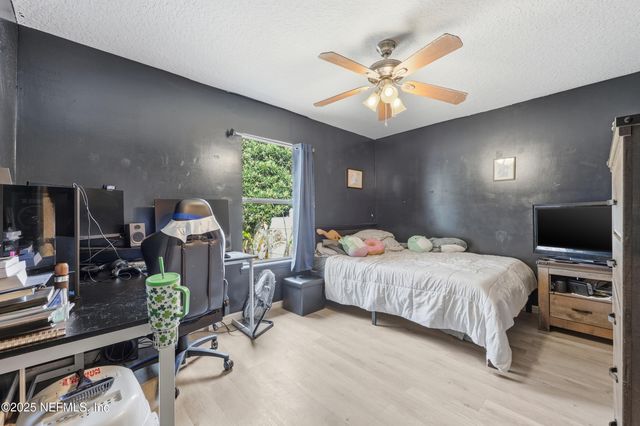 2700 CREEKFRONT Drive, Green Cove Springs, FL 32043