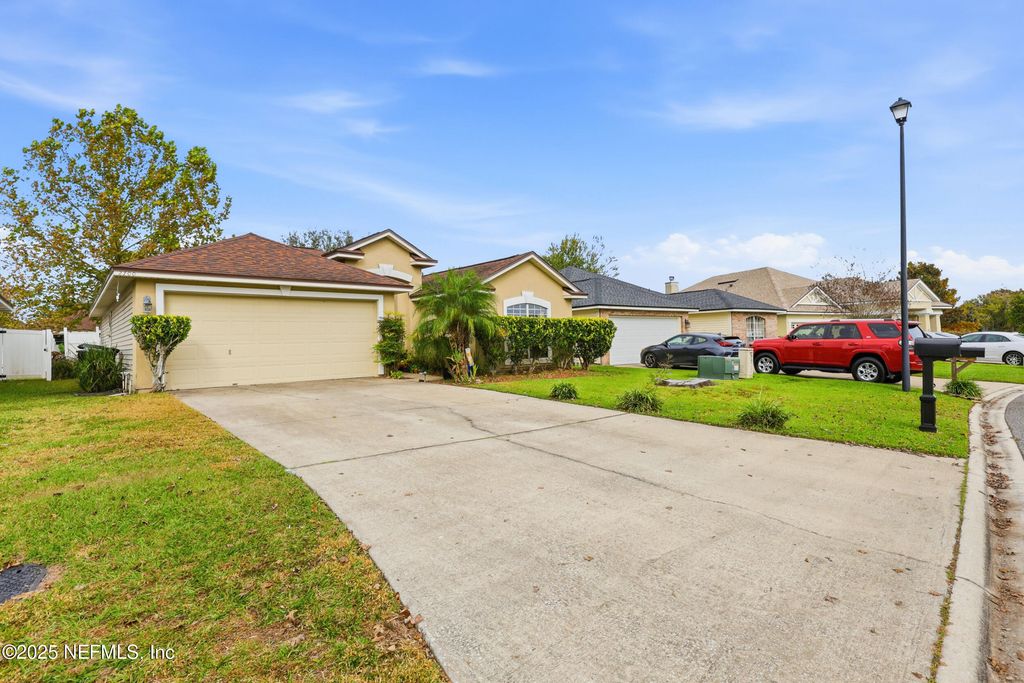 2700 CREEKFRONT Drive, Green Cove Springs, FL 32043