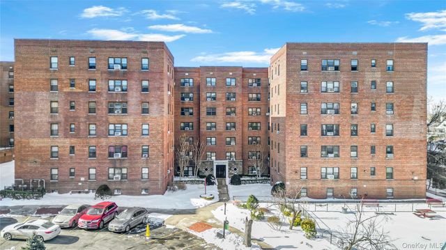 1 Fisher Dr. 114, Fleetwood, NY 10552