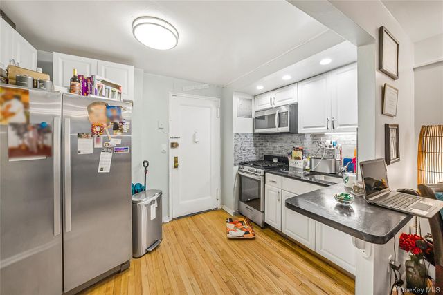 1 Fisher Dr. 114, Fleetwood, NY 10552