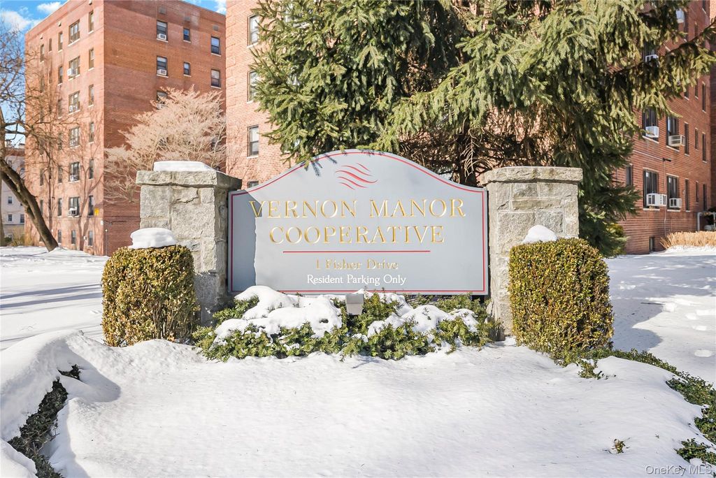 1 Fisher Dr. 114, Fleetwood, NY 10552