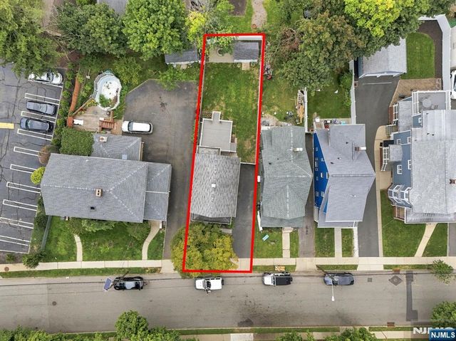38 Elm Road, Caldwell, NJ 07006