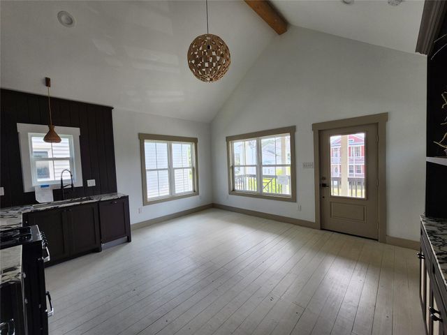 1220 32nd Street, Galveston, TX 77550