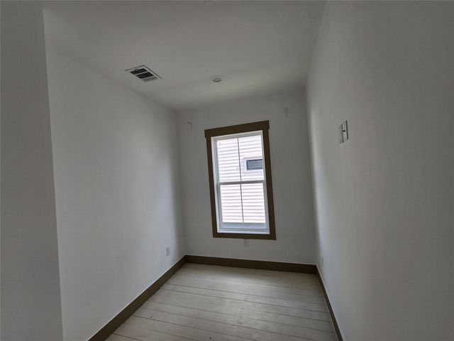 1220 32nd Street, Galveston, TX 77550