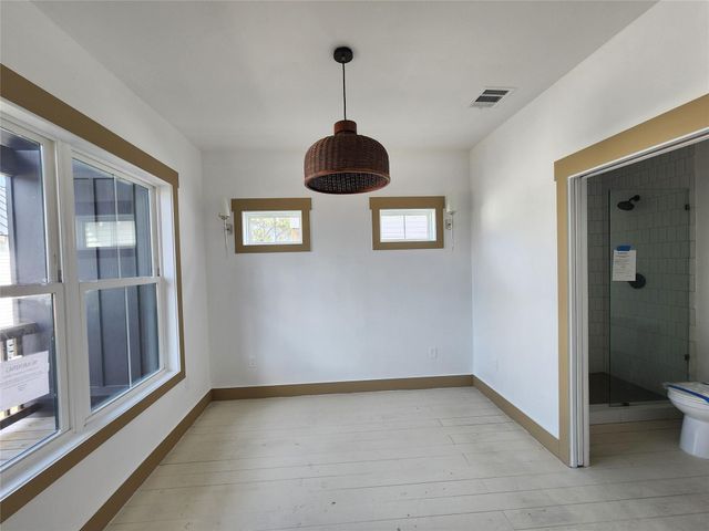 1220 32nd Street, Galveston, TX 77550