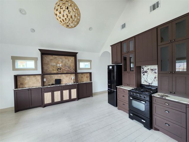 1220 32nd Street, Galveston, TX 77550
