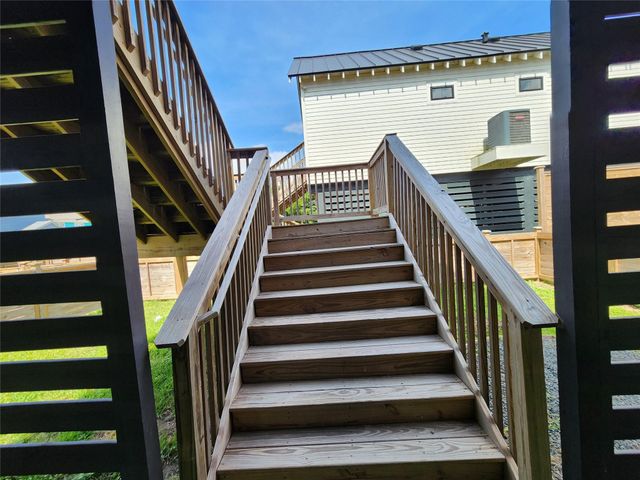 1220 32nd Street, Galveston, TX 77550