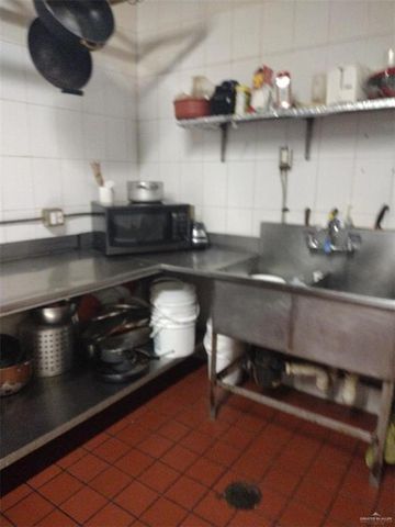 1504 W Pike Boulevard, Weslaco, TX 78596