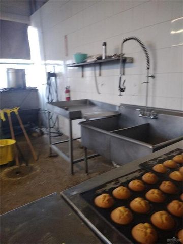 1504 W Pike Boulevard, Weslaco, TX 78596