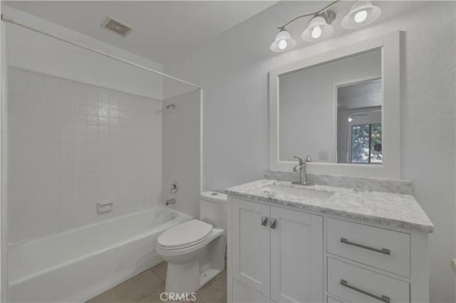 21372 Brookhurst 425, Huntington Beach, CA 92646