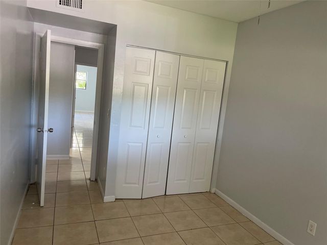 8843 SPRINGTREE LAKES Drive, Sunrise, FL 33351