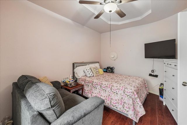 5856 Summerwood Drive, Grand Prairie, TX 75052