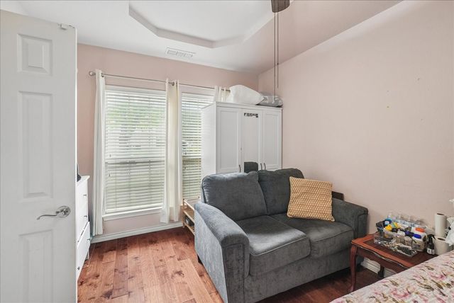 5856 Summerwood Drive, Grand Prairie, TX 75052