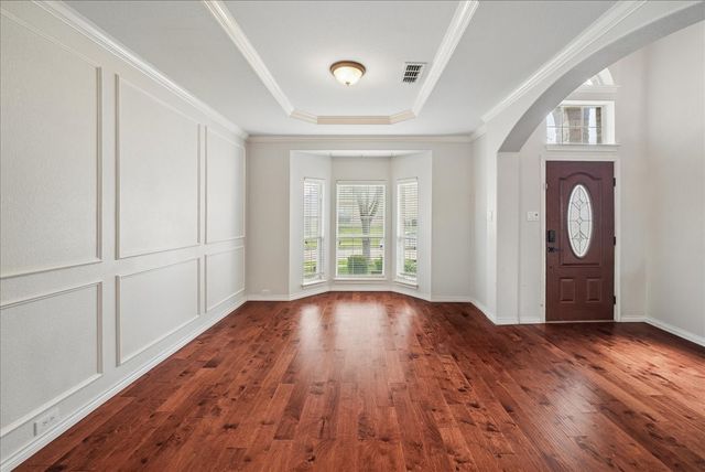 5856 Summerwood Drive, Grand Prairie, TX 75052