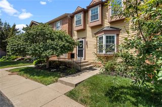 2717 N Kings Arms Circle, Centerville, OH 45440