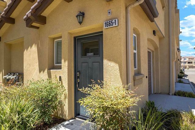 1665 Santa Alexia Avenue 1, Chula Vista, CA 91913