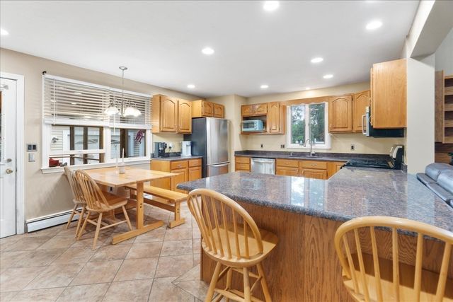 15 Crossman Ave, Attleboro, MA 02703