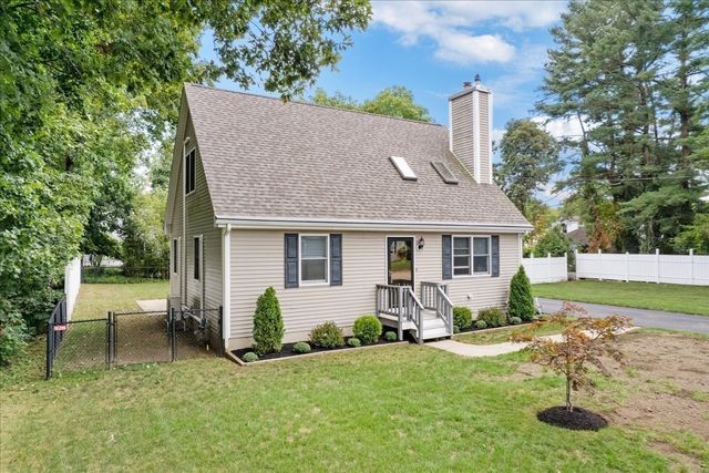 15 Crossman Ave, Attleboro, MA 02703