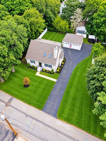 15 Crossman Ave, Attleboro, MA 02703