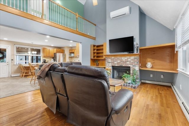 15 Crossman Ave, Attleboro, MA 02703