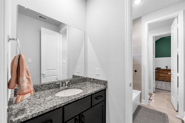 1027 Groveton Ridge Lane, Pinehurst, TX 77362
